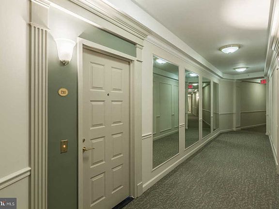 3rd image of 19370 Magnolia Grove Sq Unit 211