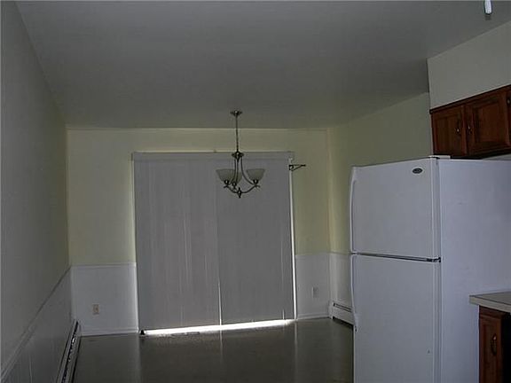 3rd image of 1953 Carvelle Dr
