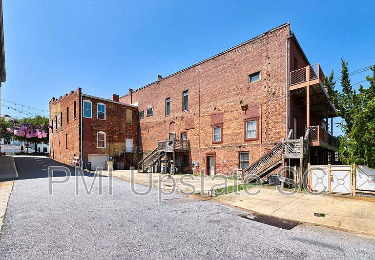101 Silver St #101 — Photo 1