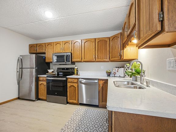 5th image of 2326 20th Ave S Unit 13