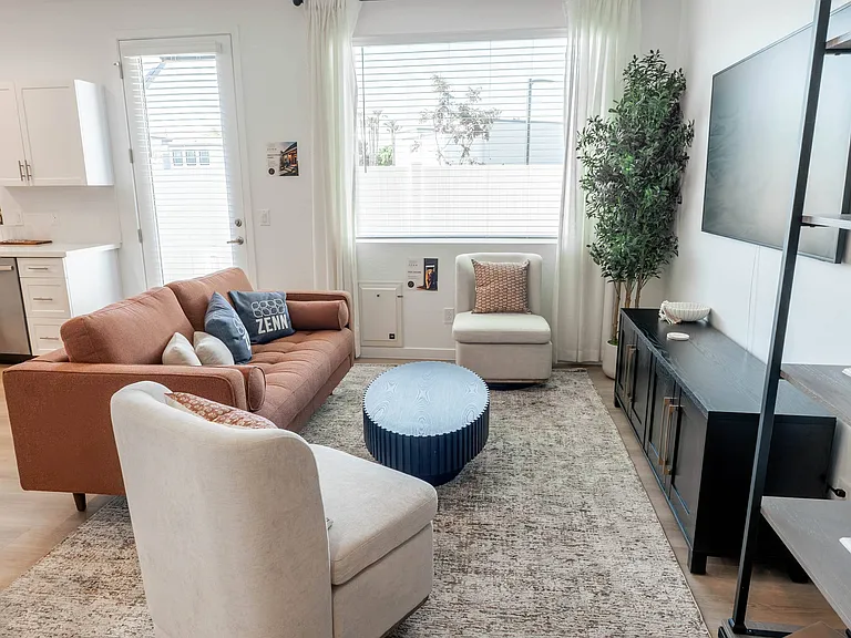 Zenn Skyview — Photo 1
