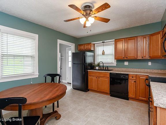 5th image of 944 McKinley Ave