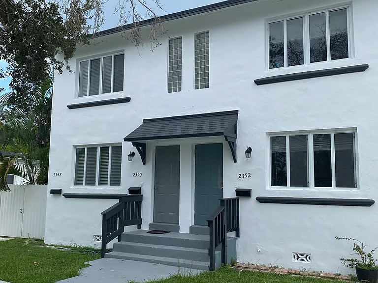 2350 SW 26th Ln — Photo 1
