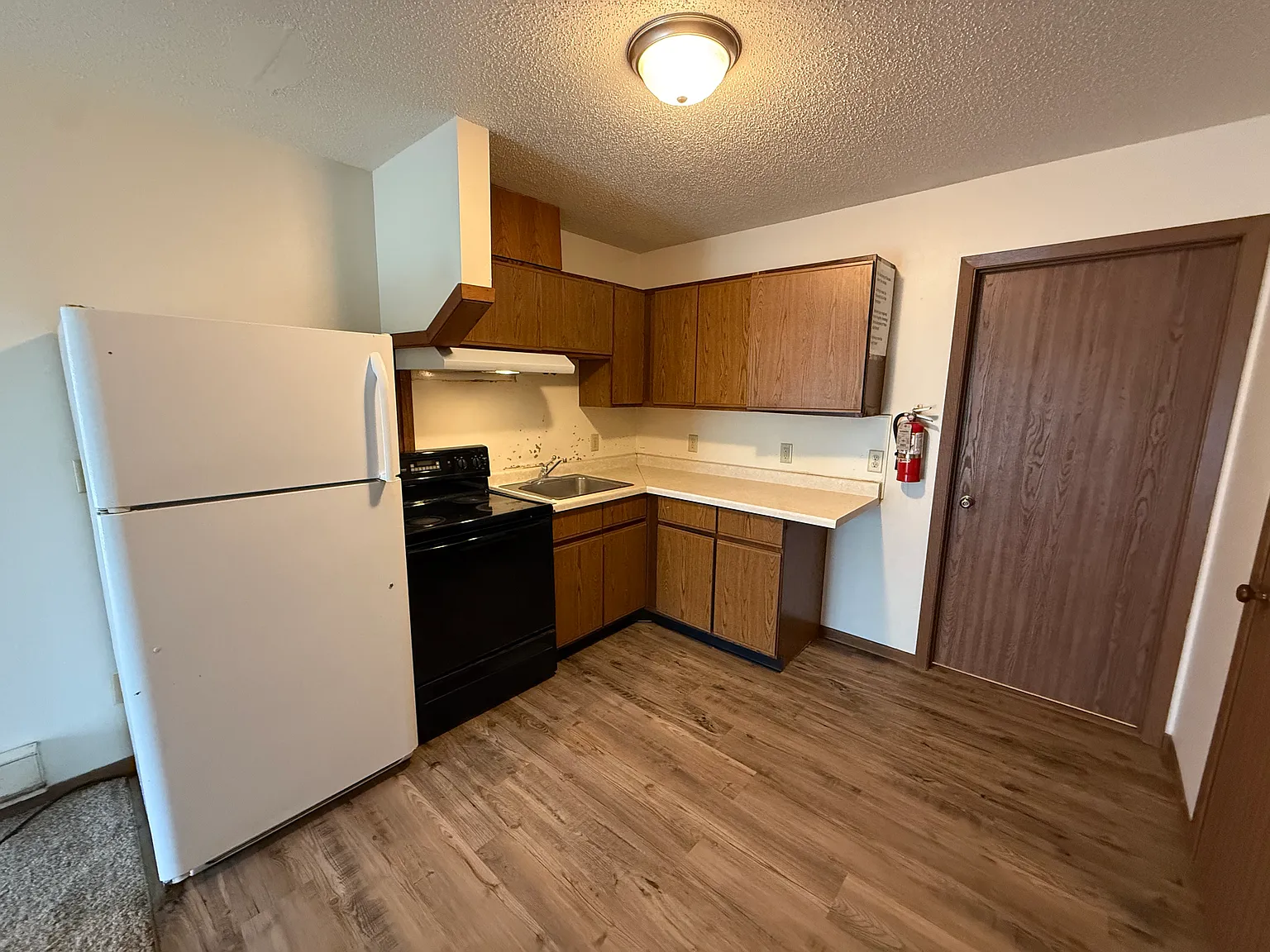 Studio, 100 sqft, $665 — Photo 2