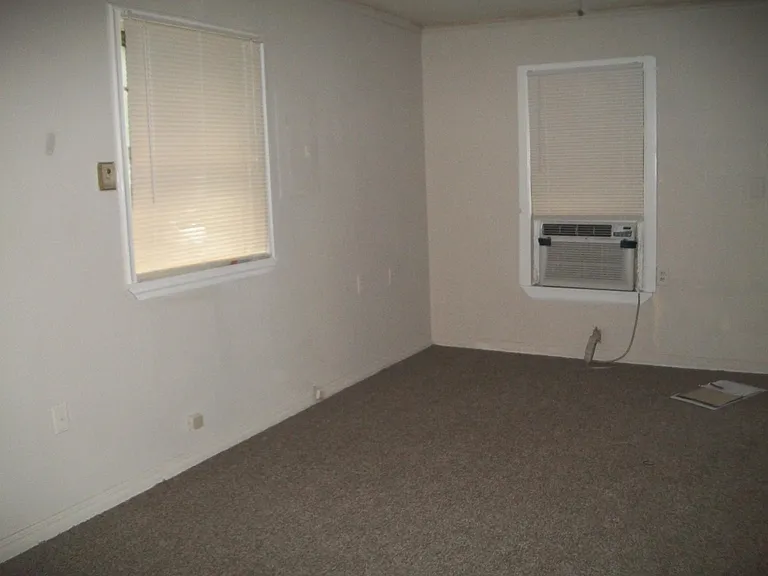 1616 N Atlanta Ct — Photo 4