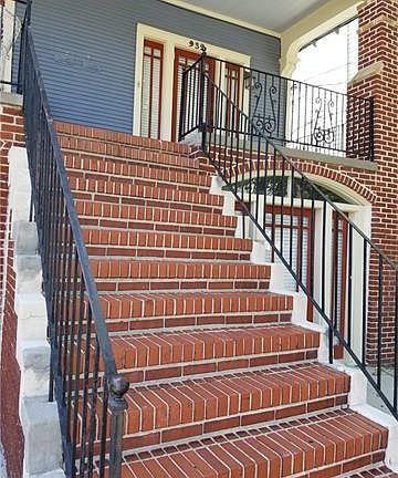 2nd image of 930 Jackson Ave APT 1
