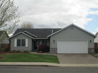 1230 Mountain View Ln, Molalla, OR 97038