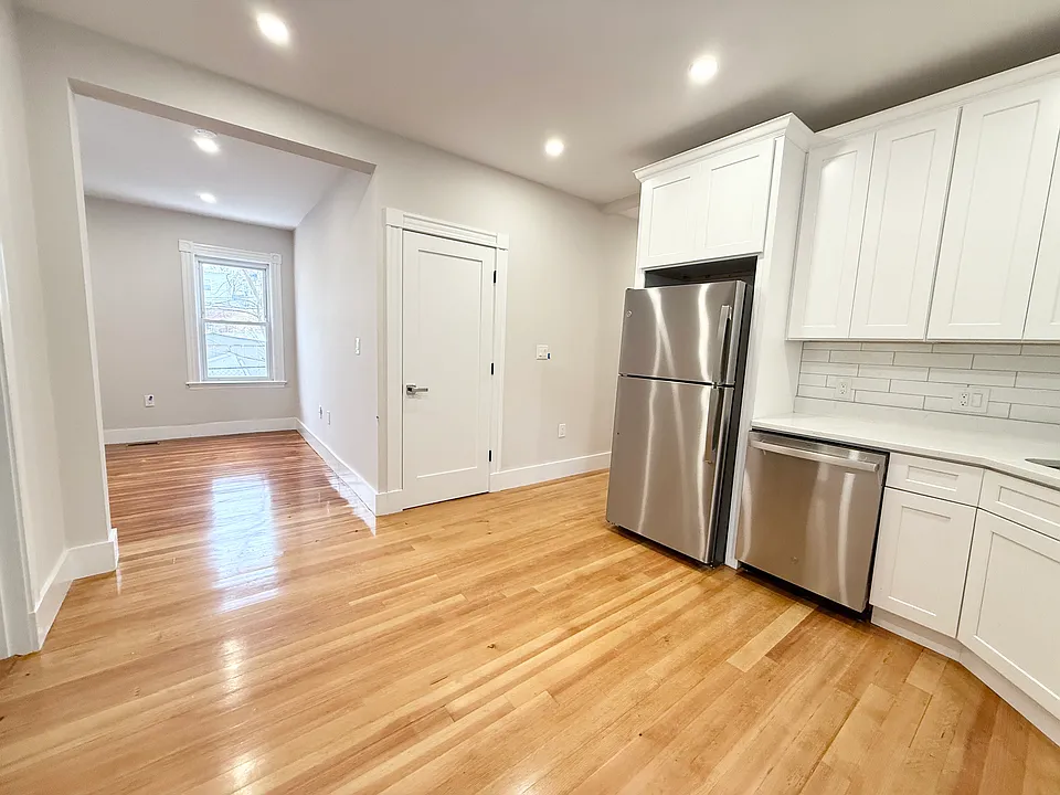 36 Raven St #3