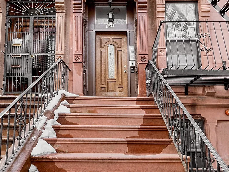 306 Saint James Pl #2R — Photo 2