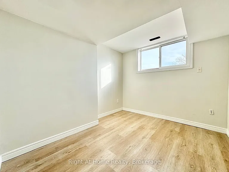 221 1st Rd E — Photo 18