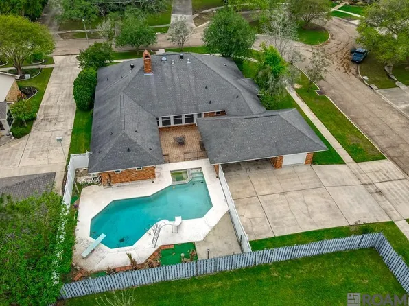 3715 Lake La Berge Ct, Baton Rouge, LA 70816