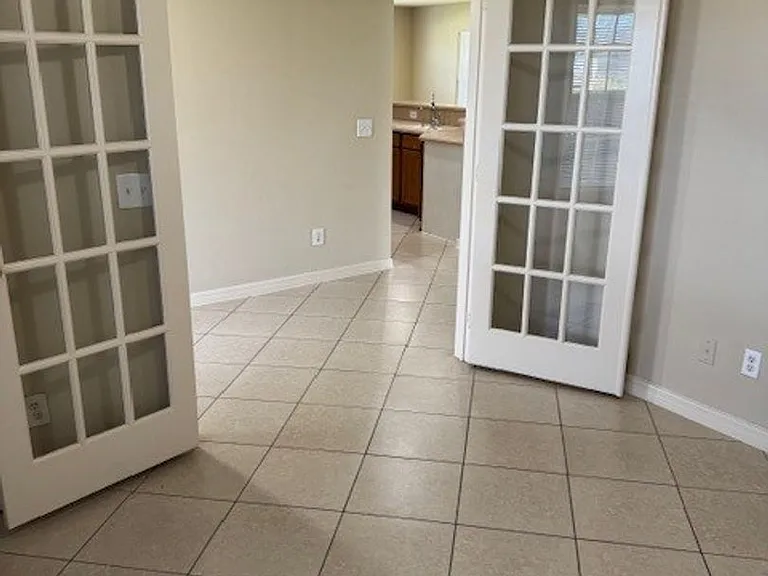 1017 NW 24th Ave — Photo 5