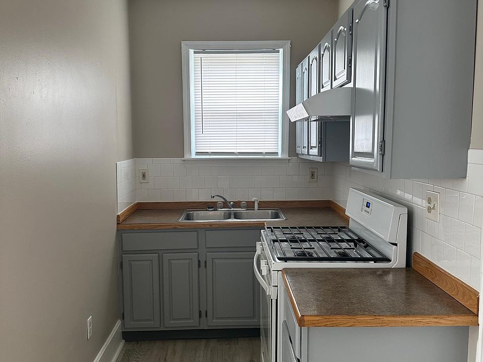 1st image of 129 Webster Ave APT 1