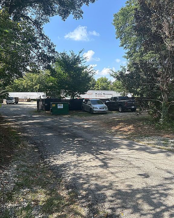 2nd image of 1398 Spring St SE
