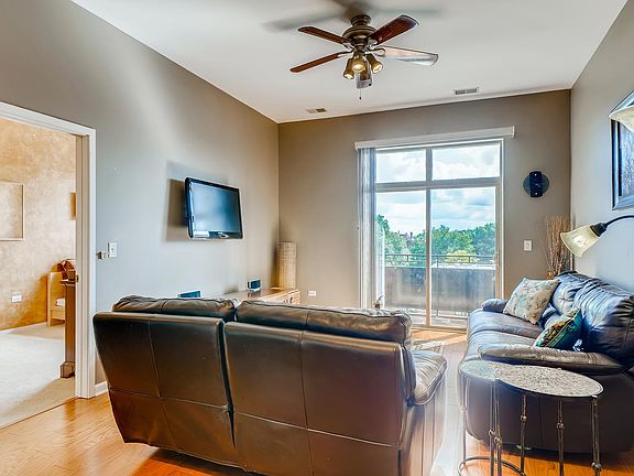 3rd image of 2915 N Clybourn Ave Unit 315