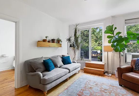 2nd image of 21 S Portland Ave APT 3R