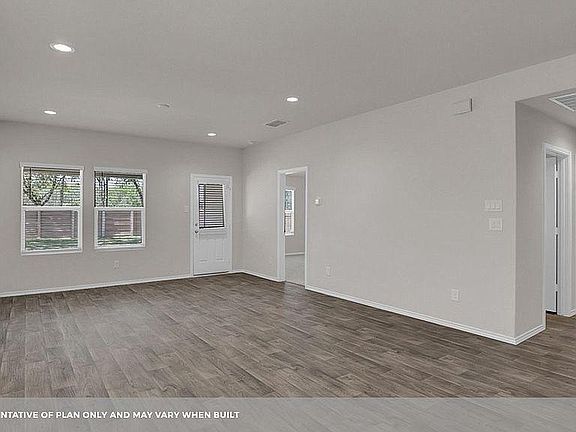 5th image of 108 Queen Anne Dr