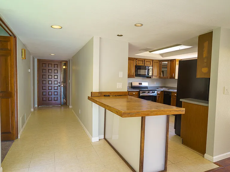 2301 S Grandview Ave — Photo 10