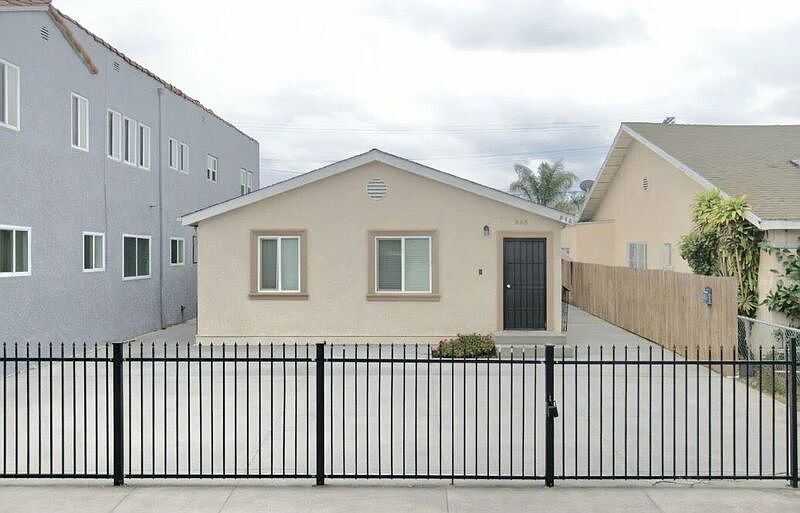 1st image of 846 W 54th St