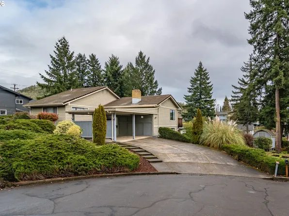 1834 NW Finch Ct, Roseburg, OR 97471