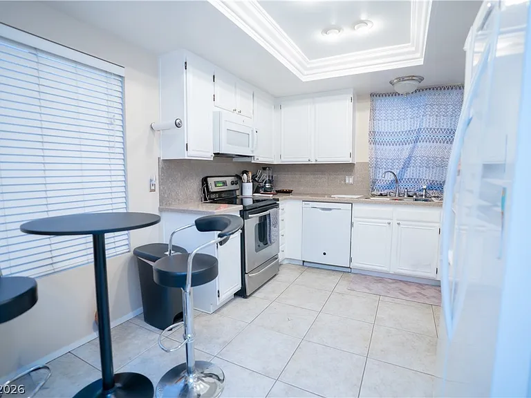 2451 Domingo St — Photo 7