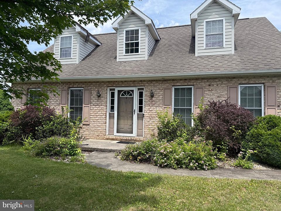 1st image of 349 Carolle St