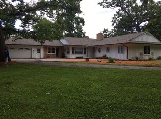 1698 Forest Hills Dr, Dixon, IL 61021