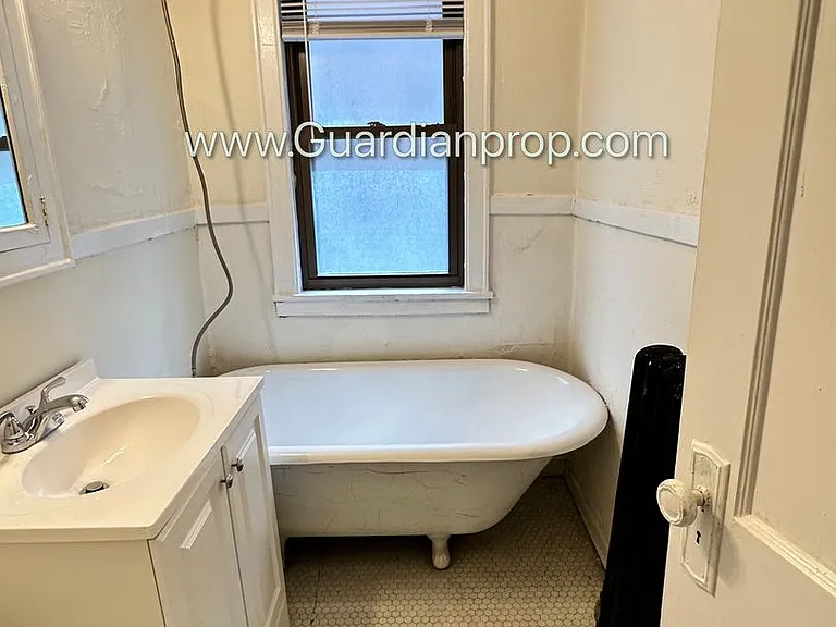 2876 Humboldt Ave S #205 — Photo 19