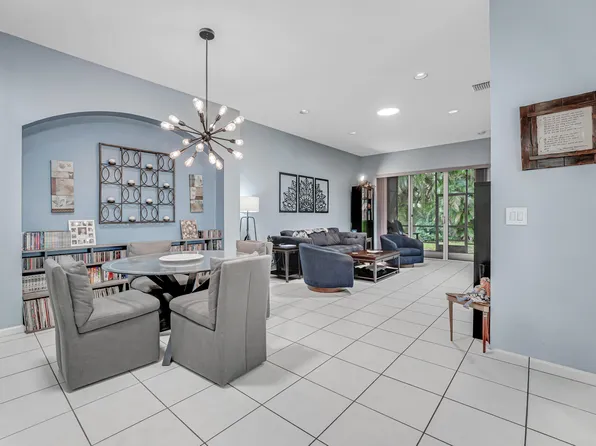 9799 Crescent View Drive S, Boynton Beach, FL 33437