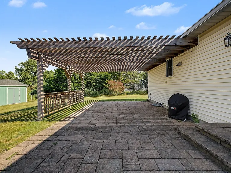 318 Cornwall Hill Rd — Photo 28