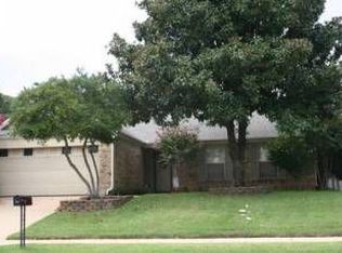 4208 Oldfield Dr, Arlington, TX 76016