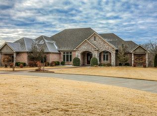 10885 Kennesaw Dr, Bentonville, AR 72712