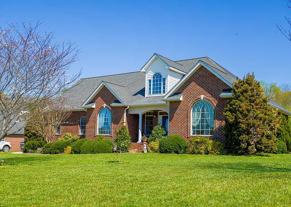 1st image of 2602 Pebble Creek Dr