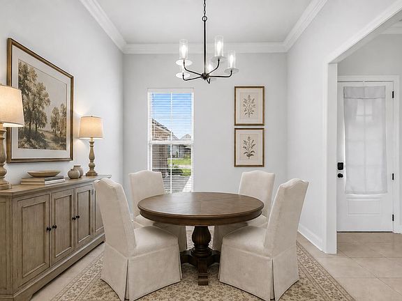 3rd image of 277 Peacock Pointe