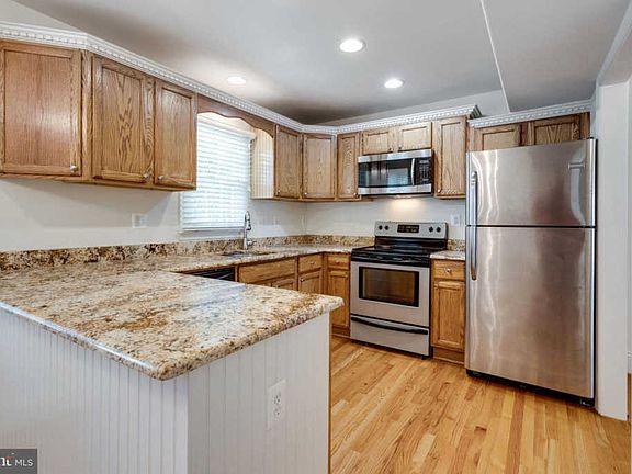 4th image of 2966 Cashel Ln