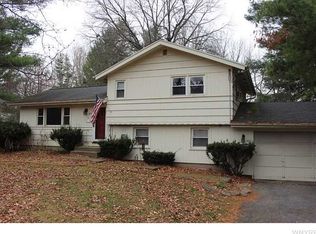 1817 Clark Rd, Rochester, NY 14625