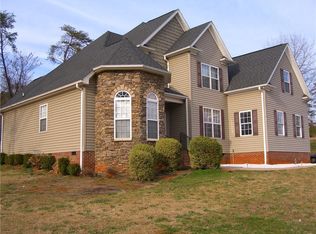 99 Fairway Dr, Pickens, SC 29671