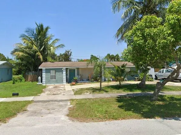 2711 NE Savannah Rd, Jensen Beach, FL 34957