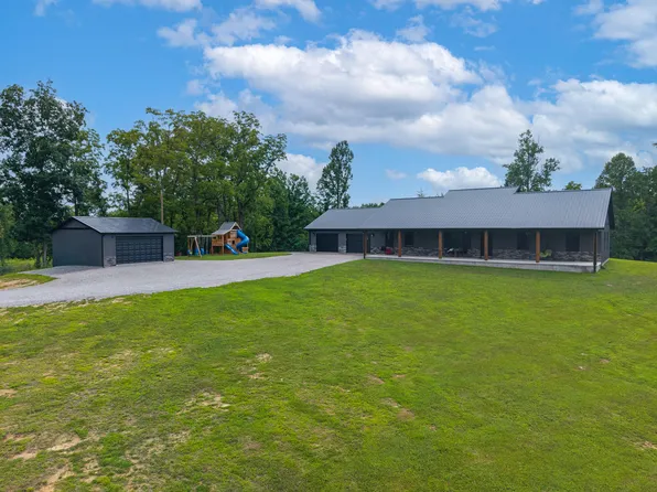 2009 E Williamsburg St, Whitley City, KY 42653