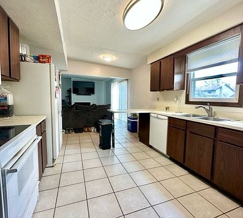 4th image of 4231 Ivanhoe Dr