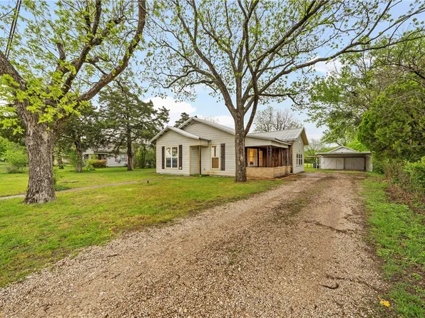 806 N Reagan St, West, TX 76691