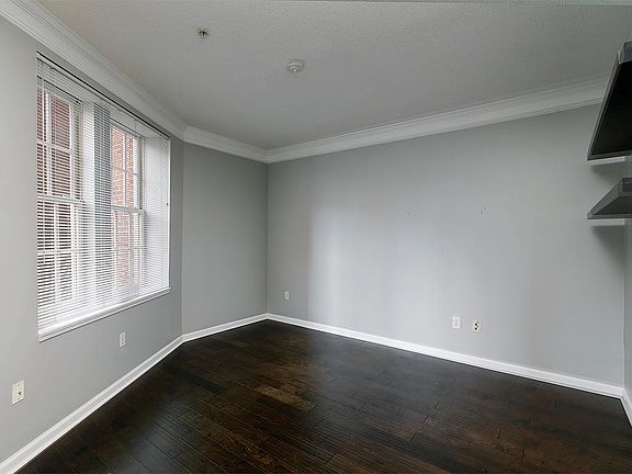 5th image of 800 Peachtree St NE APT 102