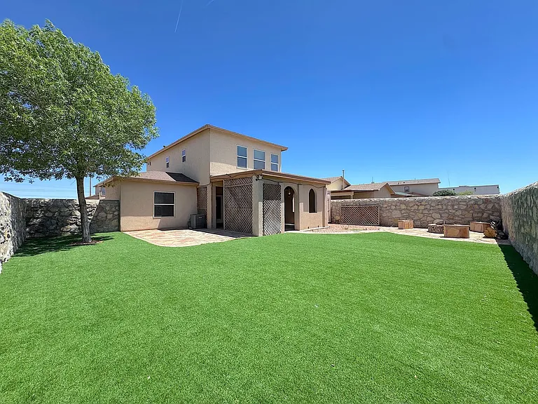 10421 Silvercloud Dr — Photo 22