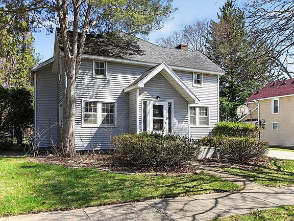 2nd image of 804 Woodworth Ave