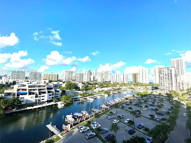 400 Kings Point Dr #811 — Photo 16