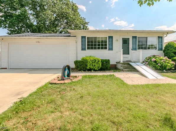 34682 Iris Ln, Eastlake, OH 44095