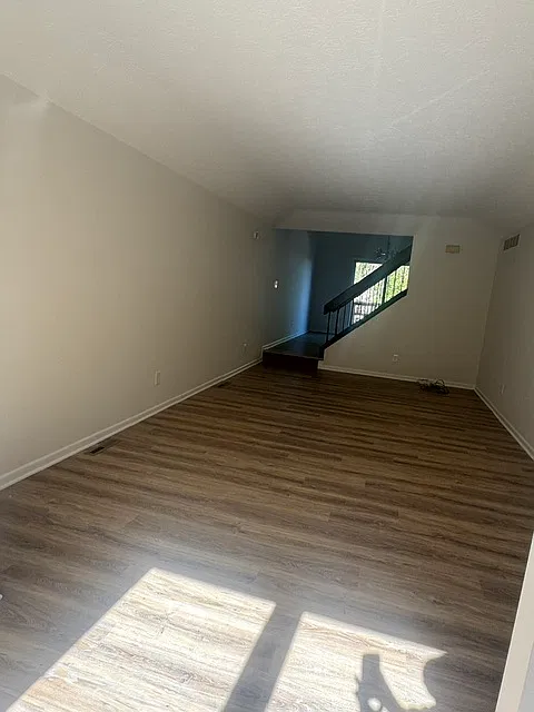 Two Bedroom Townhouse in Stillmeadow Court — Photo 3