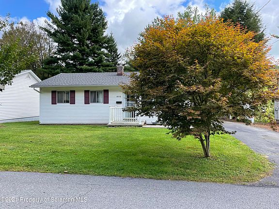 4th image of 1850 Parkway Dr