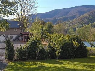 184 Snowdrift Dr, Bakersville, NC 28705