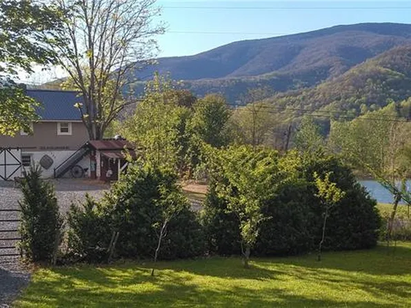 184 Snowdrift Dr, Bakersville, NC 28705